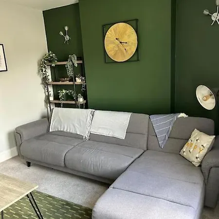 בית נופש Three Storey Clifton Town House