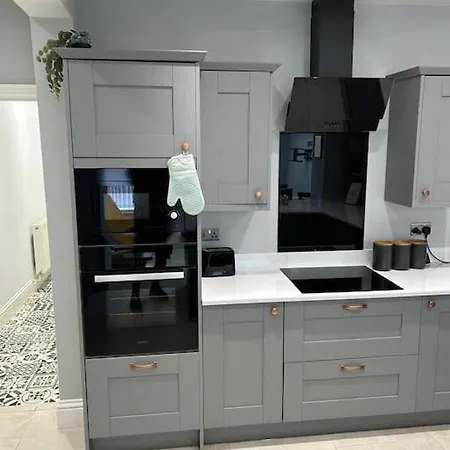 Three Storey Clifton Town House בריסטול
