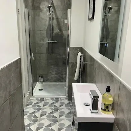בית נופש Three Storey Clifton Town House בריסטול