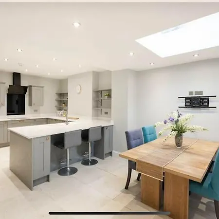 Three Storey Clifton Town House *