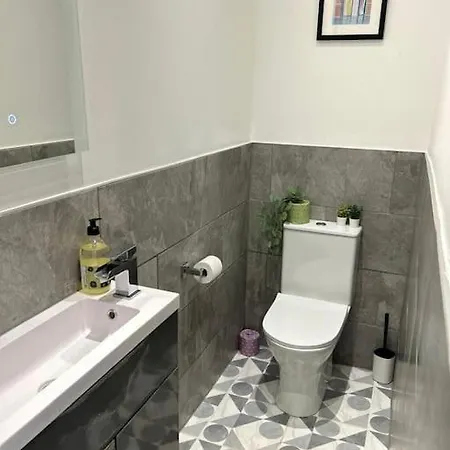 Three Storey Clifton Town House *