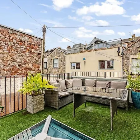 Three Storey Clifton Town House