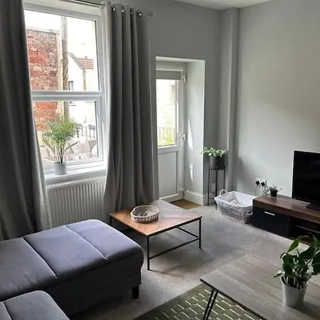 Three Storey Clifton Town House Будинок відпочинку