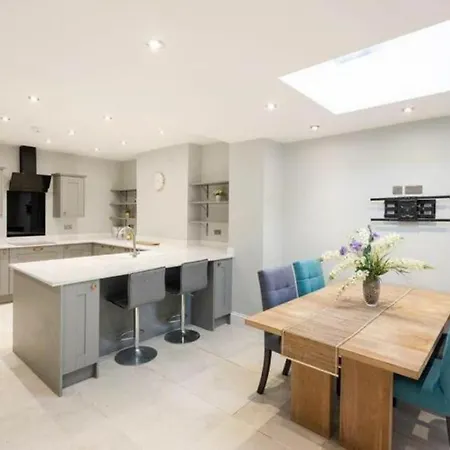 Prázdninový dům Three Storey Clifton Town House