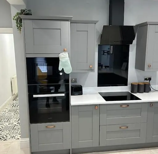 Three Storey Clifton Town House Бристоль