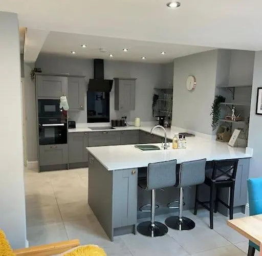 Three Storey Clifton Town House *