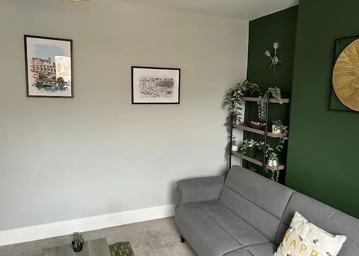 Three Storey Clifton Town House *