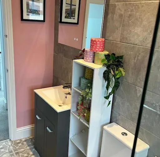 Three Storey Clifton Town House Будинок відпочинку *