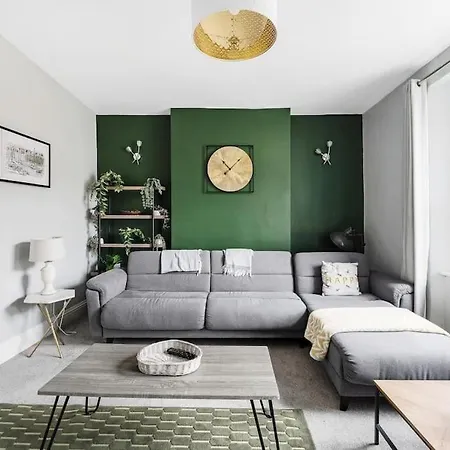 Three Storey Clifton Town House 펜션 *