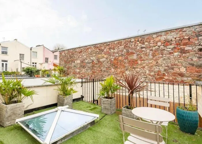 Vakantiehuis Three Storey Clifton Town House *