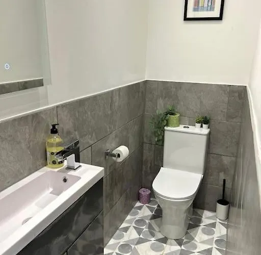 Three Storey Clifton Town House *