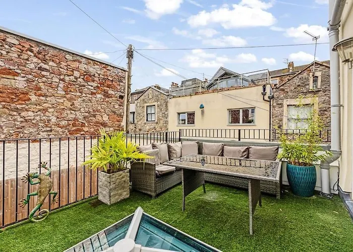 Three Storey Clifton Town House