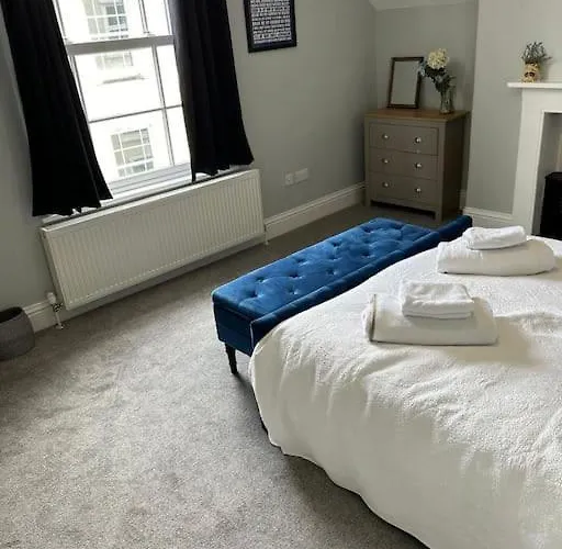 Three Storey Clifton Town House Vakantiehuis *