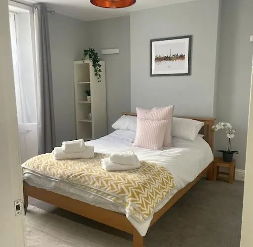 Vakantiehuis Three Storey Clifton Town House