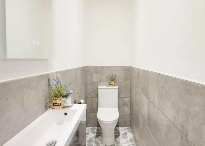 Vakantiehuis Three Storey Clifton Town House *