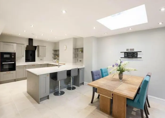 Vakantiehuis Three Storey Clifton Town House